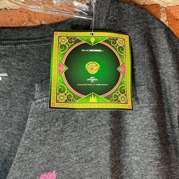Wicked Glinda & Elphaba Graphic Tee NWT XL Dark Gray Notch Neck Broadway Movie S - Picture 4 of 5